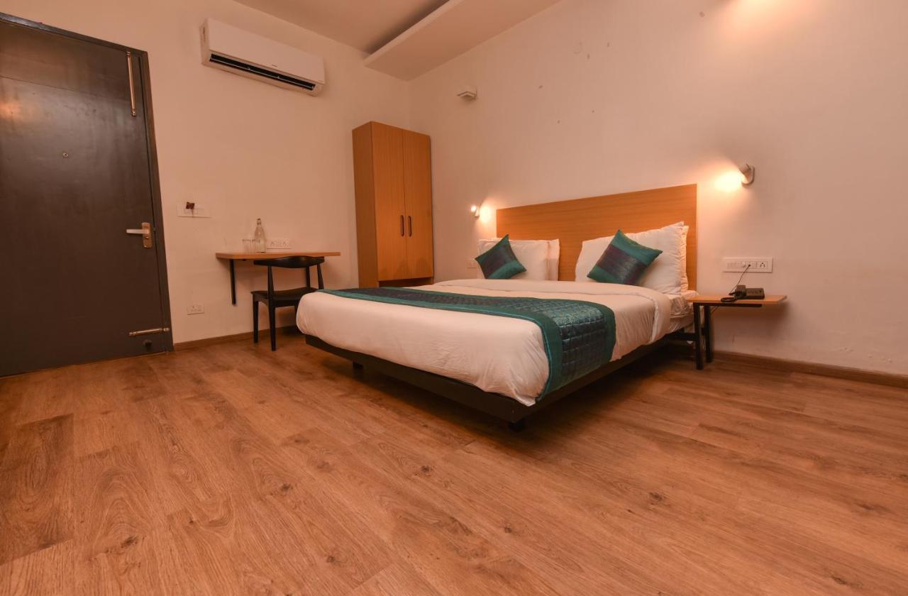 Hotel Admire Inn "Near Atal Chowk, Sector 15, Vasundhara" Ghaziabad Exterior photo